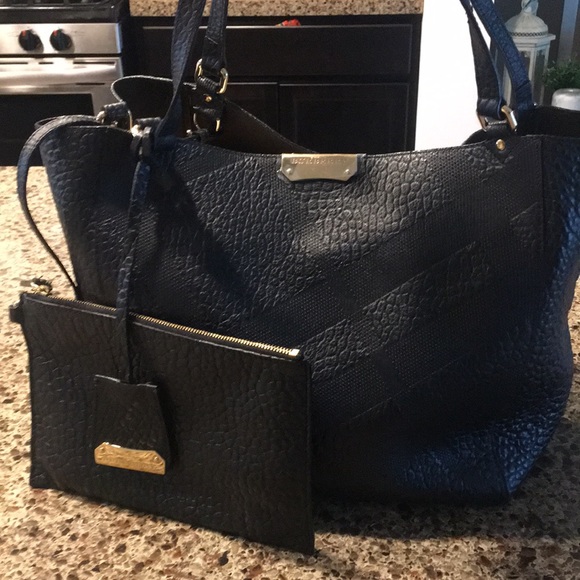 Burberry Handbags - Burberry Canterbury Grainy Black Leather Tote